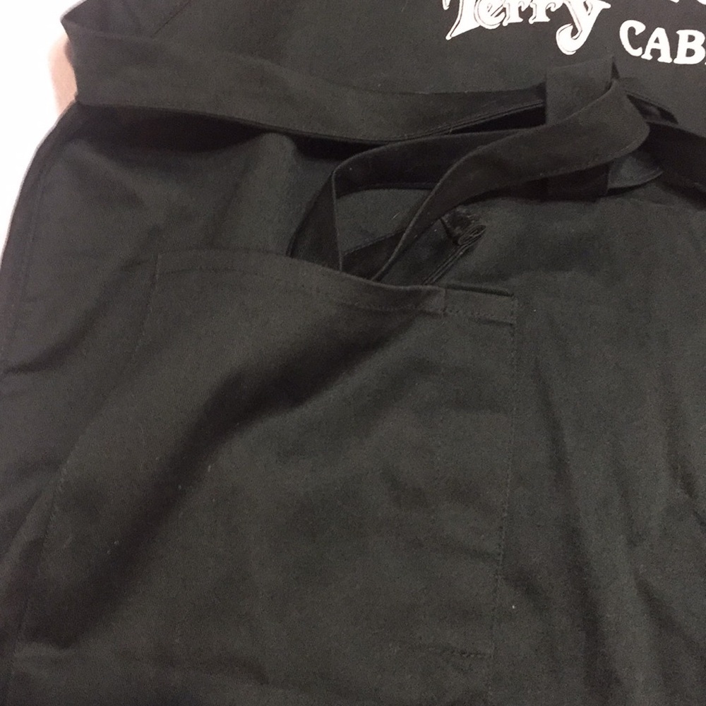 APRON - Picture 3 of 5